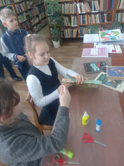 Акция "Орлята помогают книгам".
